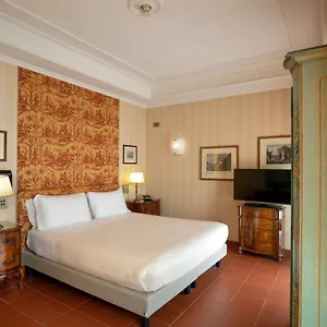 Hotel Canada, Rom